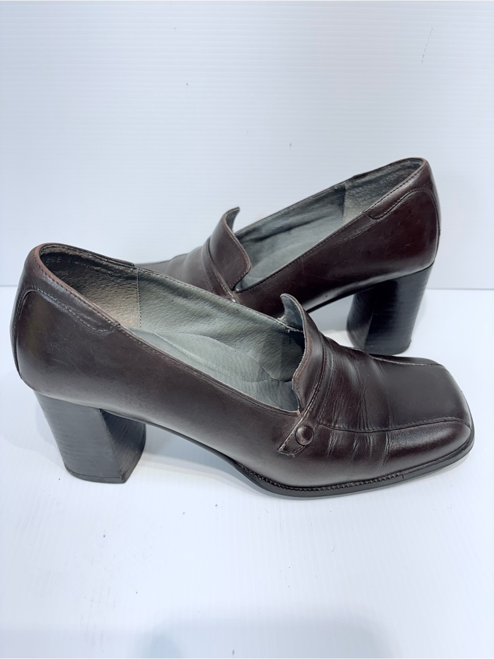 Hush Puppies Dark Brown Leather Block Heel Square Toe Loafers - Size 8